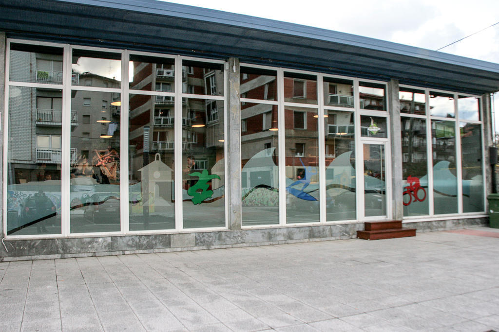 Mundaka Hostel & Sports Cafe Kültér fotó
