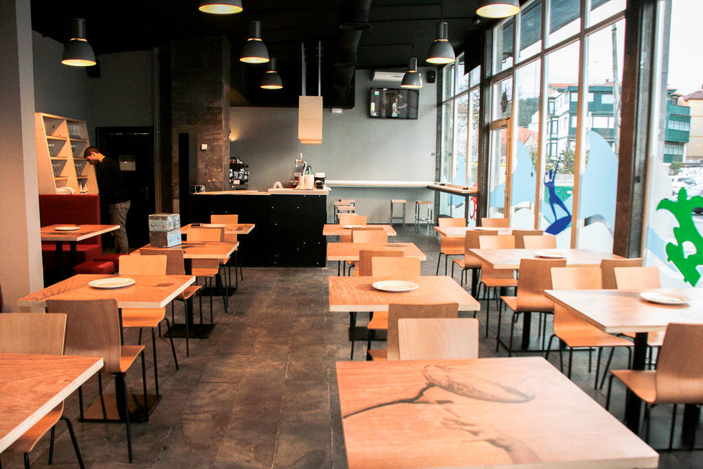 Mundaka Hostel & Sports Cafe Kültér fotó